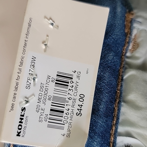 SO brand NWT curvy jegging size 17 or 33W super high rise Distressed Stretch - Picture 8 of 9